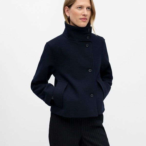 Cappotto in lana con colletto alto