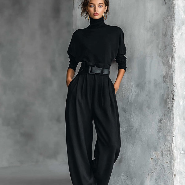 Set composto da maglia a collo alto e pantaloni dritti (cintura inclusa)