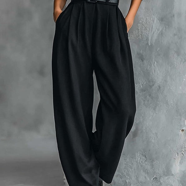 Set composto da maglia a collo alto e pantaloni dritti (cintura inclusa)