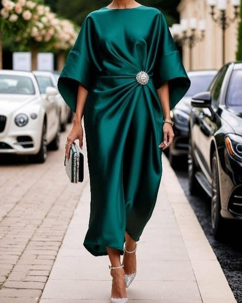 Abito lungo in raso luccicante di lusso