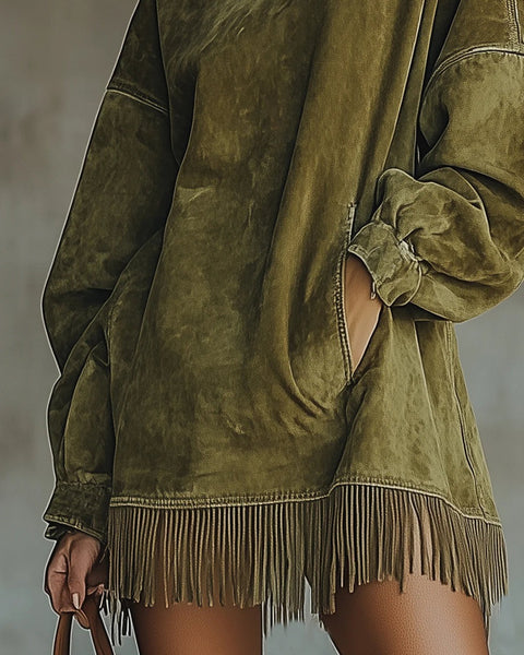 Abito dolcevita in finta pelle scamosciata con orlo sfrangiato