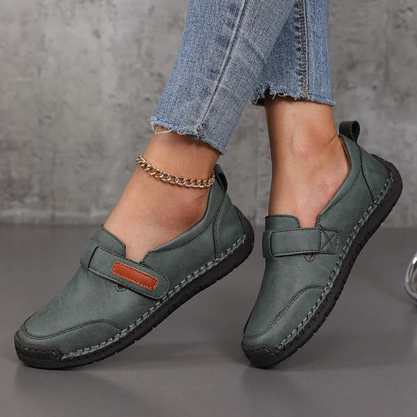 Scarpa con suola ortopedica e comfort