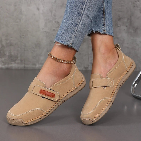 Scarpa con suola ortopedica e comfort