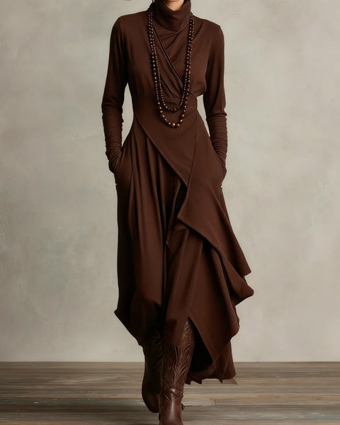 Abito lungo plissettato asimmetrico viola con collo alto