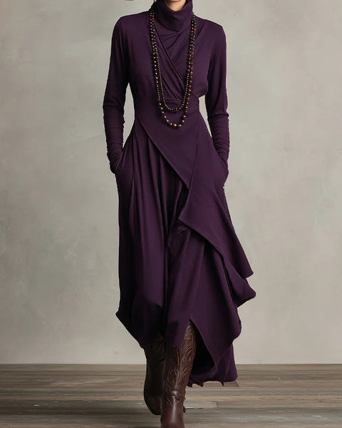 Abito lungo plissettato asimmetrico viola con collo alto