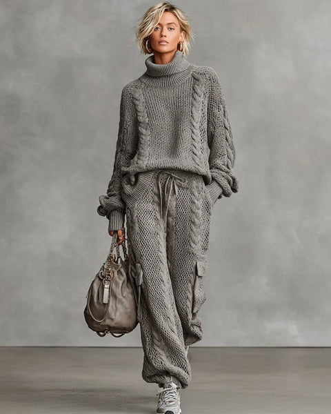 Completo pantalone cargo e maglione a collo alto in maglia intrecciata