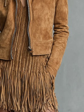 Giacca corta in pelle scamosciata con risvolto e chiusura lampo