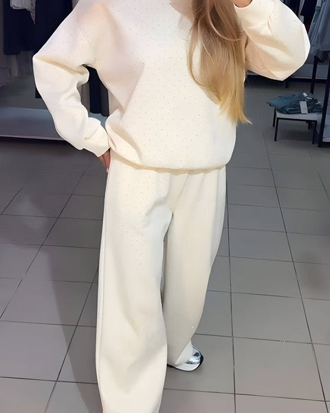 Completo comodo con dettagli brillanti