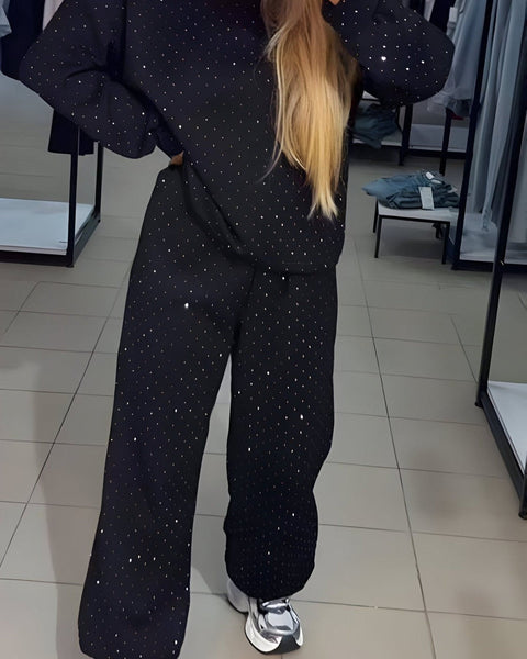 Completo comodo con dettagli brillanti