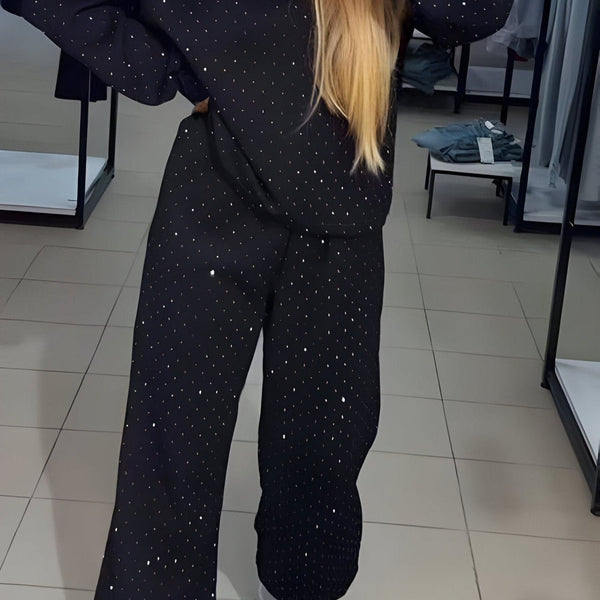 Completo comodo con dettagli brillanti